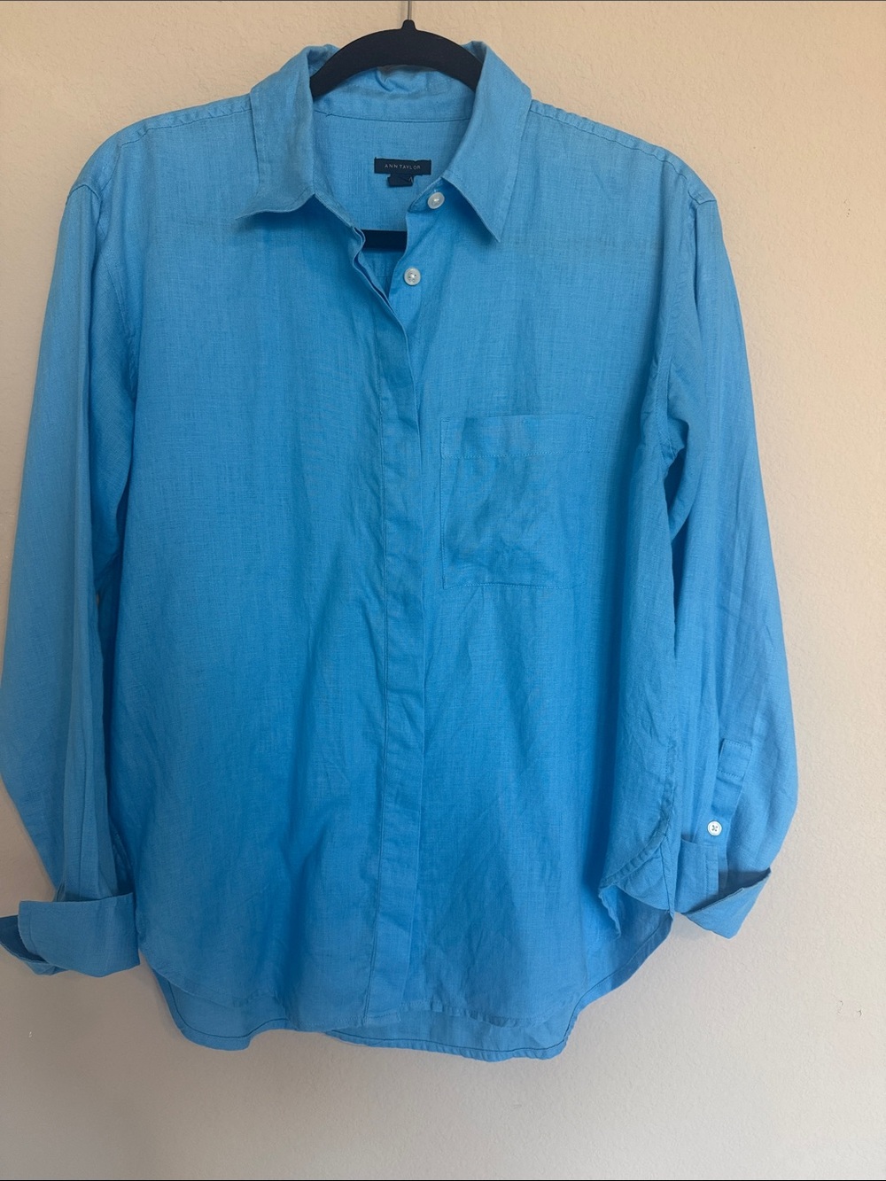 Ann Taylor Blue Button-Up 100% Linen Long Sleeve Shirt. Size XS